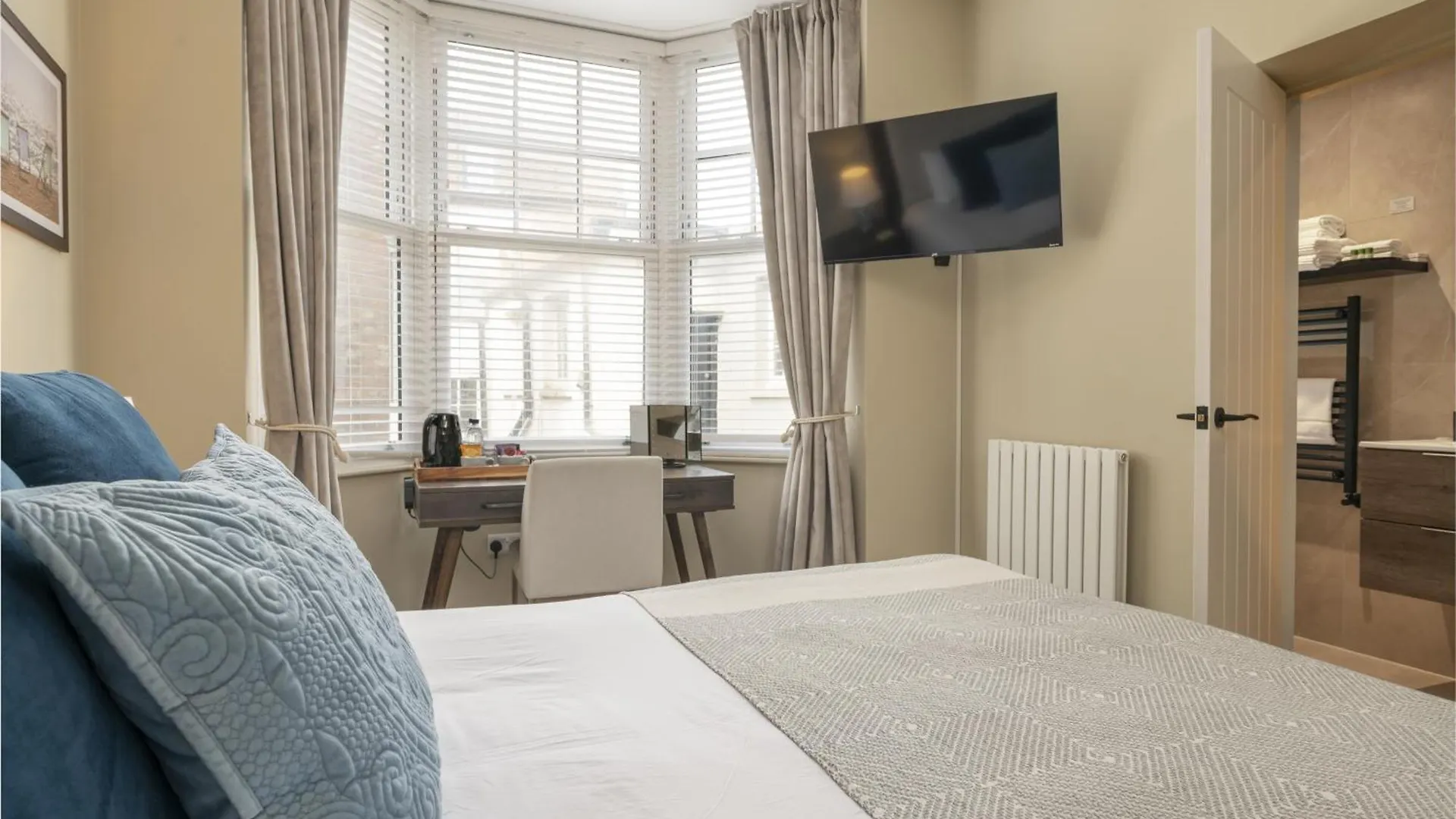 Kings Road Suites Brighton